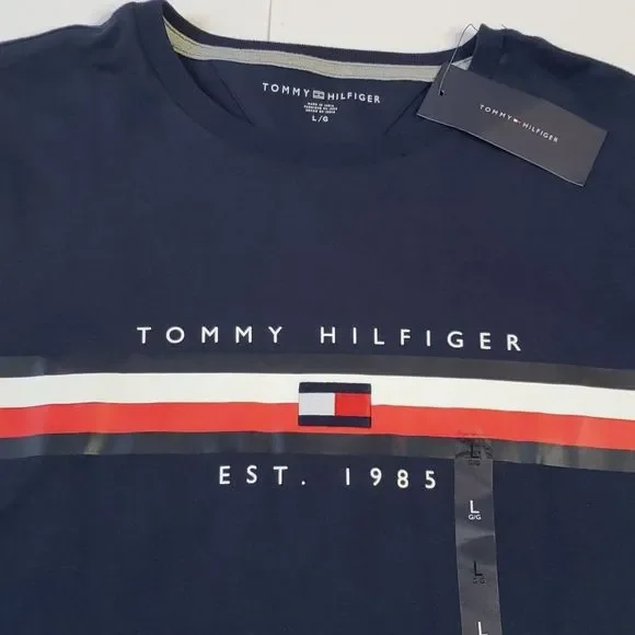 Tommy Hilfiger T-Shrit - Picture 2 of 3